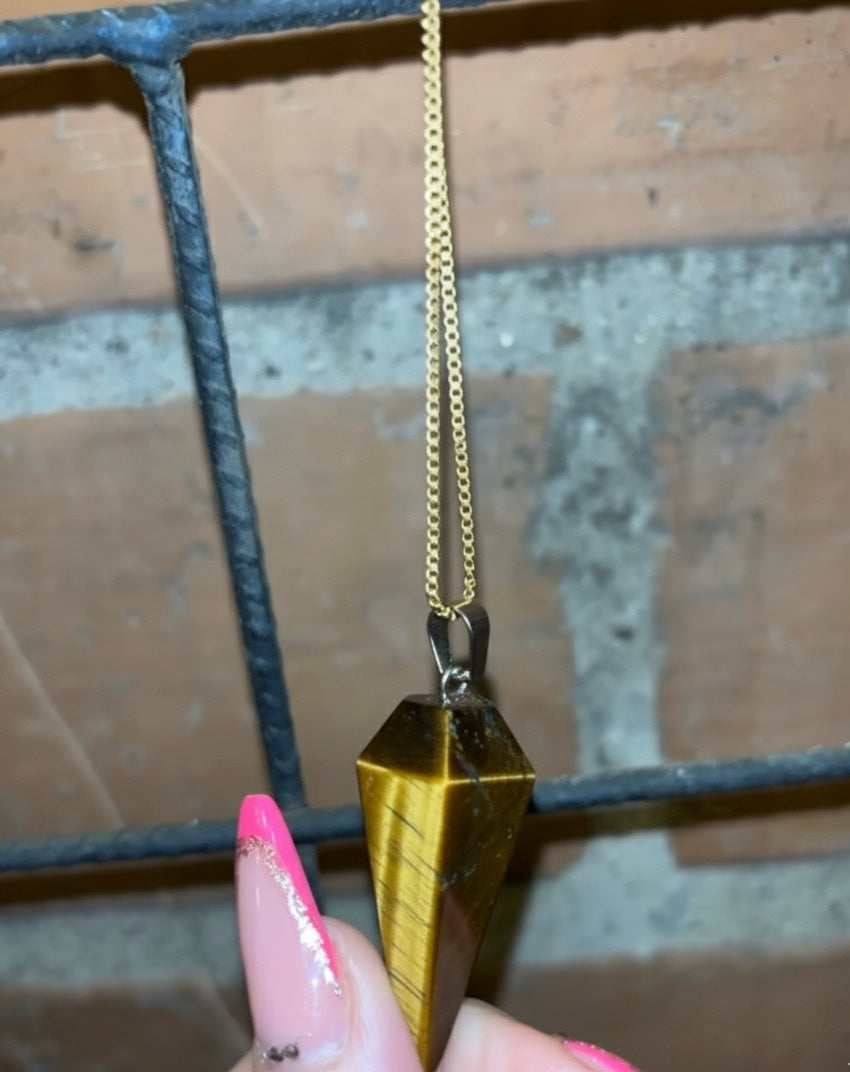 𝒪𝒸𝒽𝓇𝒶 𝒟𝒾 𝒮𝑜𝓁𝑒 (Tiger’s Eye Pendant)